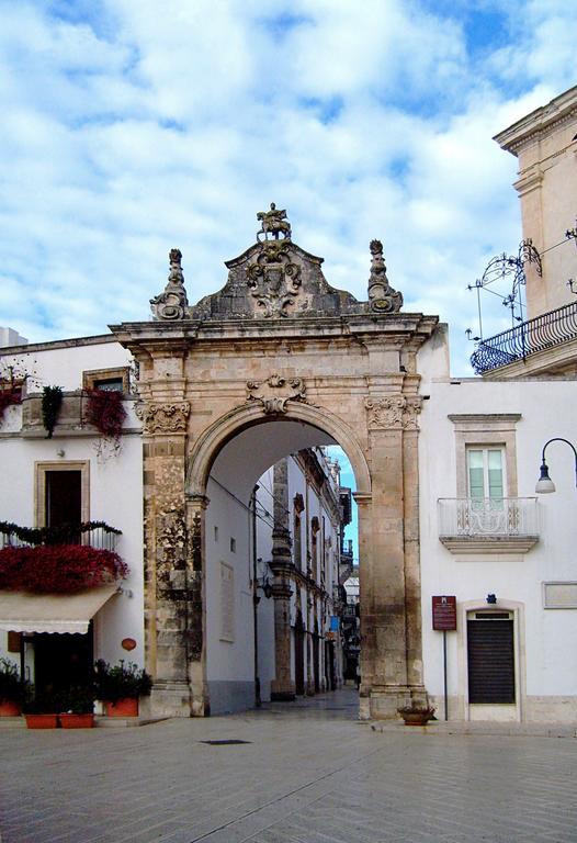 לינה וארוחת בוקר מרטינה פרנקה Archetto Bianco מראה חיצוני תמונה