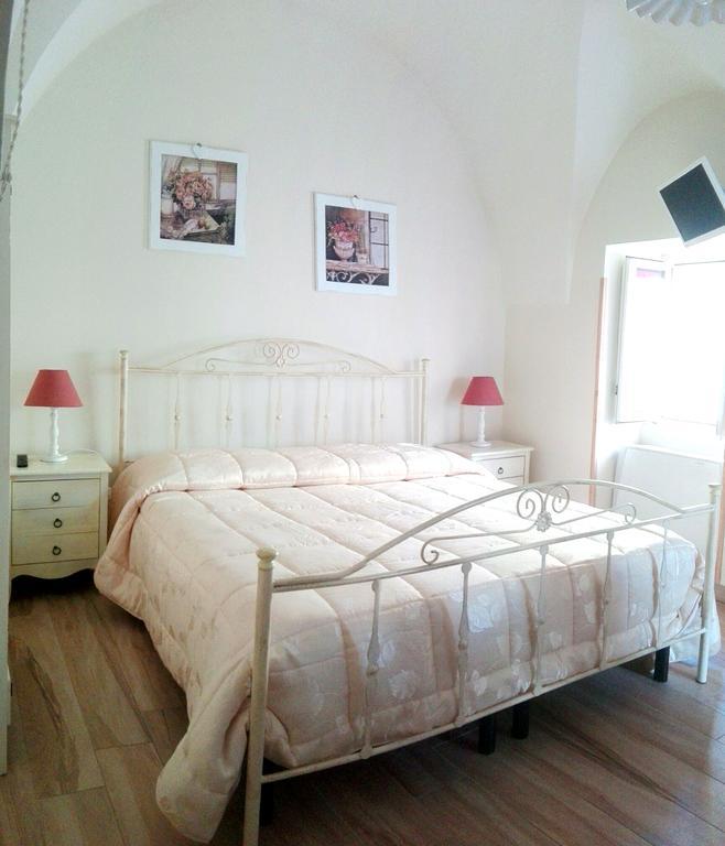לינה וארוחת בוקר מרטינה פרנקה Archetto Bianco מראה חיצוני תמונה